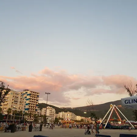 アパート Lovely In Vlorë