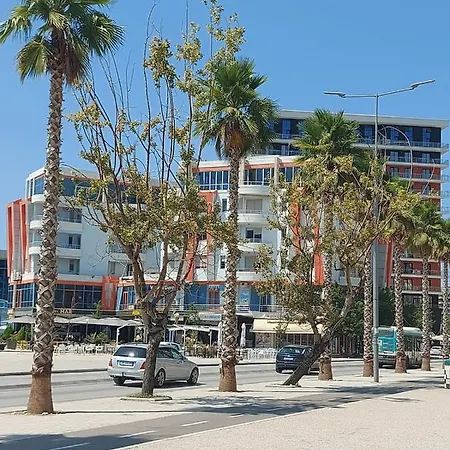 Lovely In Vlorë