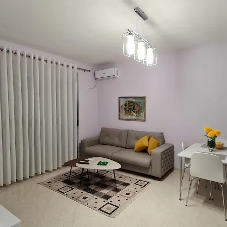 Lovely In Apartment *