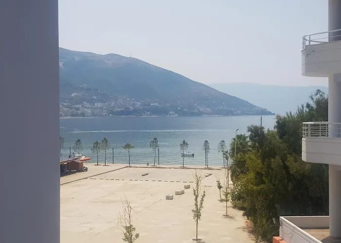 Lovely In * Wlora